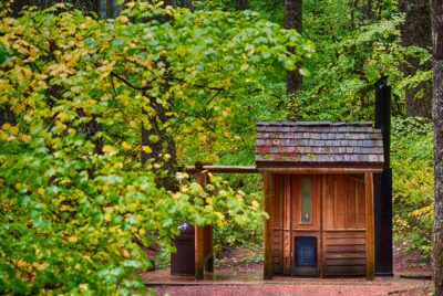 Off-grid outhouse design