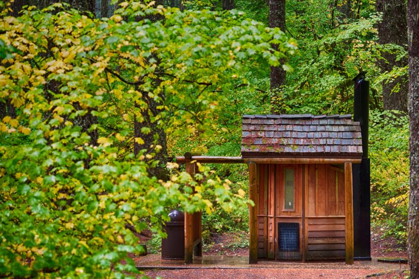 Off-grid outhouse design
